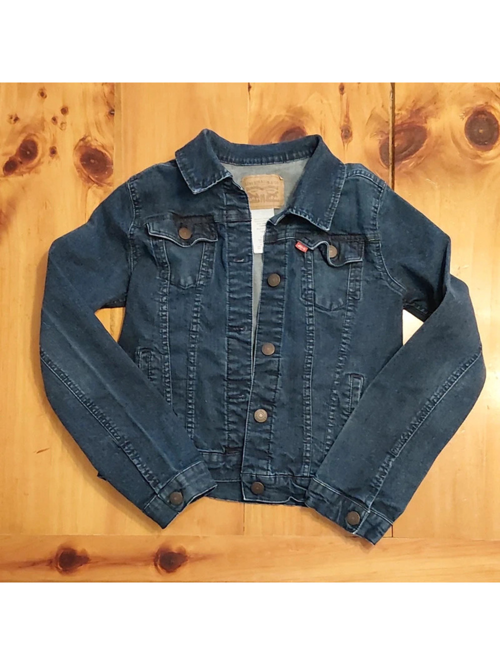 Levi's blue denim jacket size LG
#denimjacket #levis
